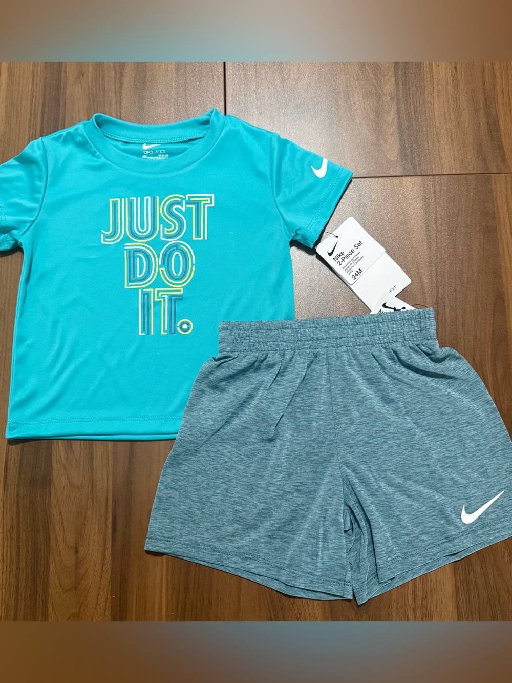 Nike Boys 2 Piece Set Shirt and Shorts Set Size 24M NWT